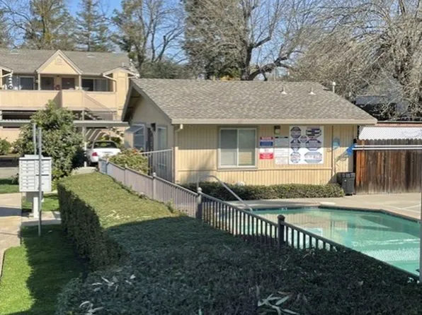 Hollister Apartment Complex
