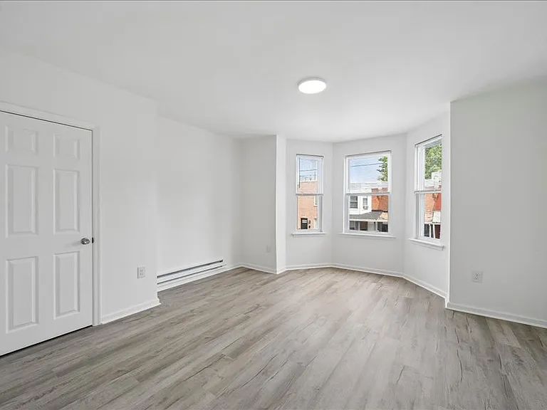 5026 Aspen St — Photo 10