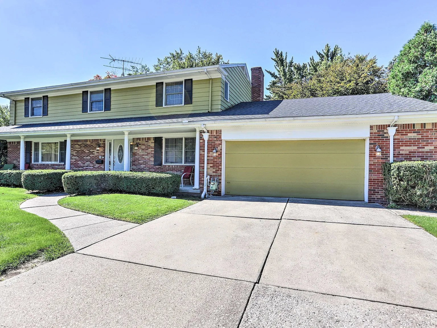 5 bed, $6,000 — Photo 2
