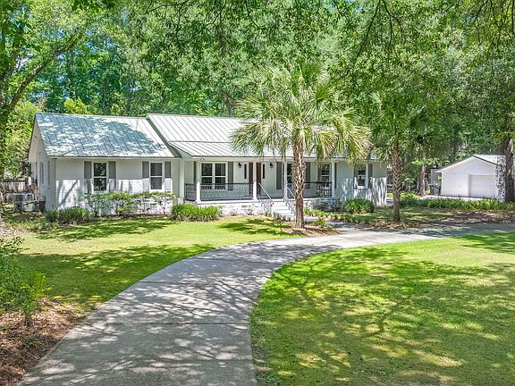2nd image of 304 Woodland Dr