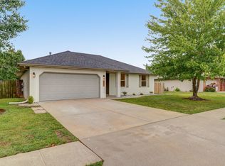 5901 N 6th Ave, Ozark, MO 65721