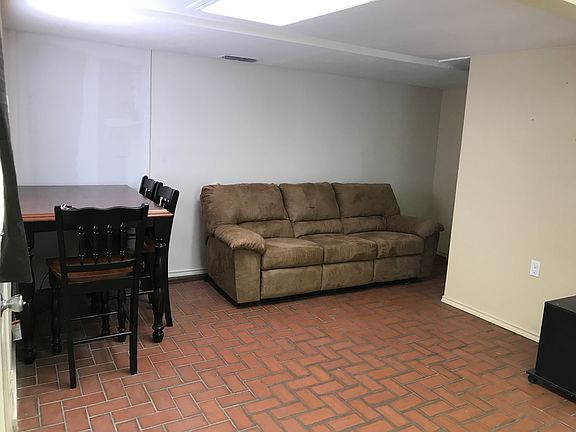 3rd image of 1129 S 6th Ave