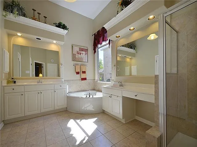 2409 Tivoli Dr — Photo 10