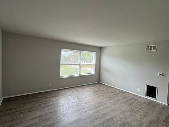 3rd image of 1601 Reckinger Rd #1B