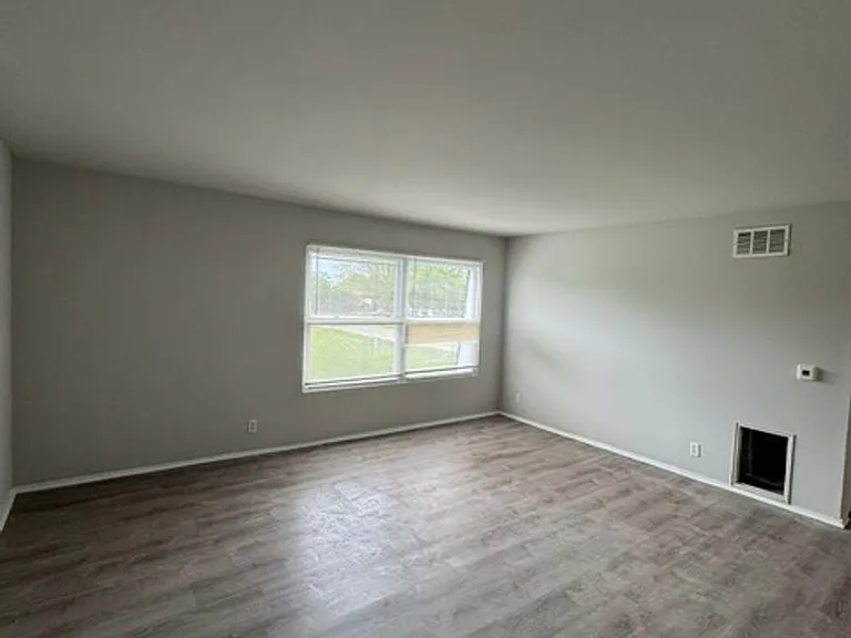 1601 Reckinger Road — Photo 3