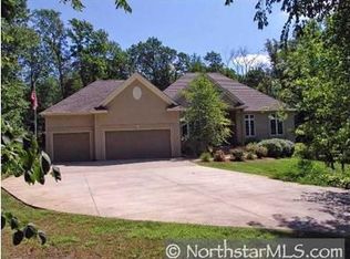 19075 Edgewood Ln, Prior Lake, MN 55372