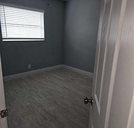 5th image of 4061 N Dixie Hwy APT 36