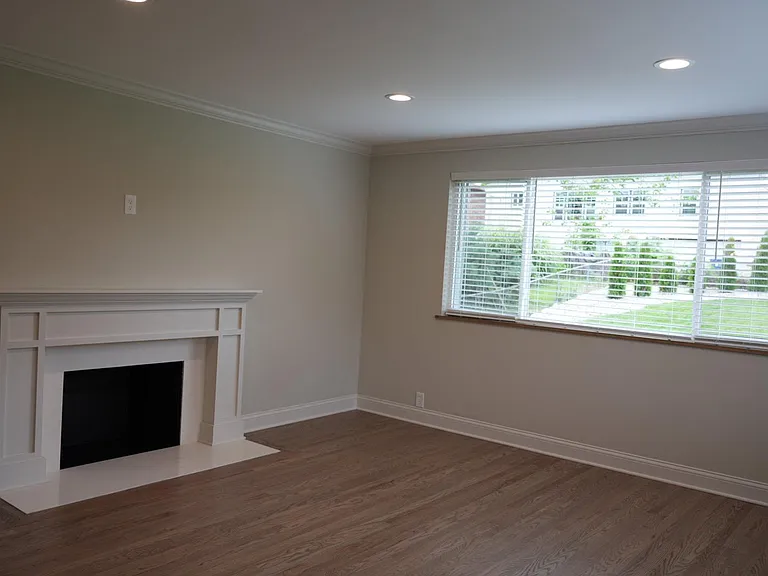 951 Mulberry Ln — Photo 7
