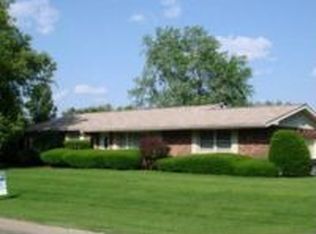 8733 Blooming Grove Rd, Bloomington, IL 61704