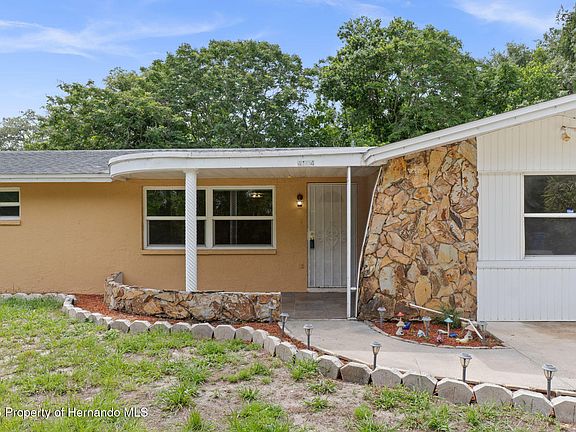 5th image of 4104 Arrowhead Ave