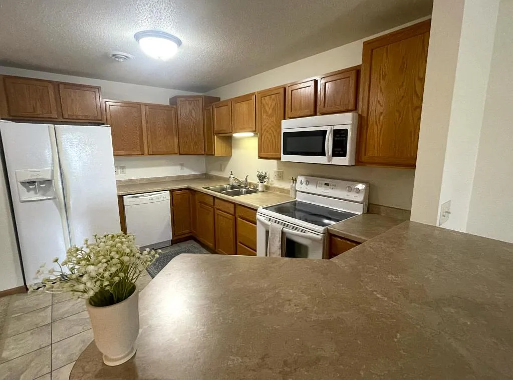 Building Photo - 800 Angel Ct #205