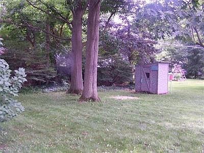 3rd image of 340 E Miller Ave