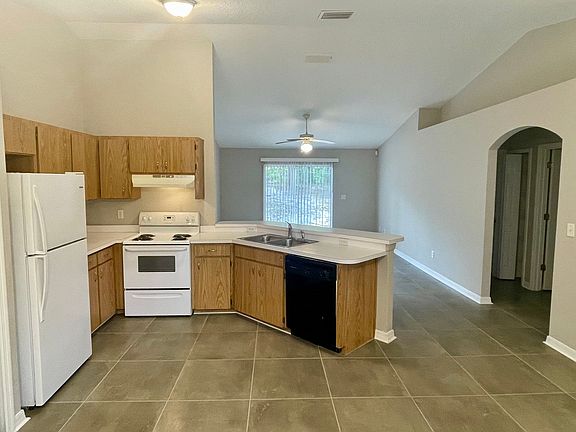 3rd image of 5413 Rose Ave