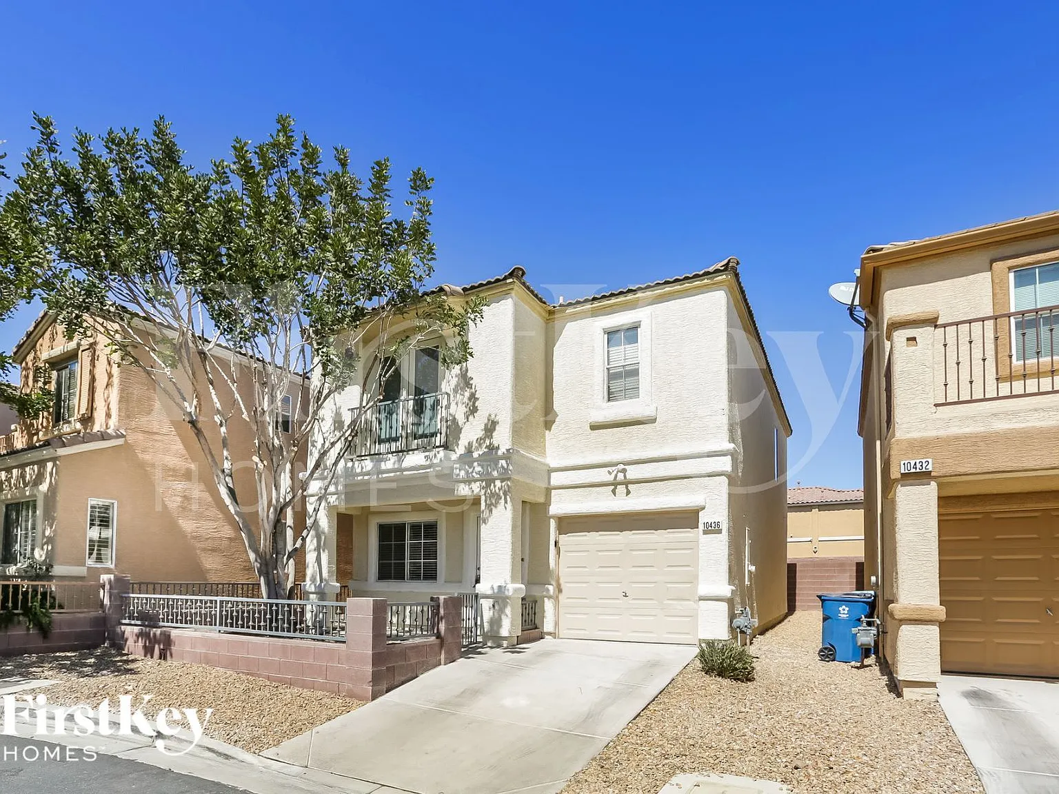 3 bed, 2.5 bath, 1372 sqft, $2,035 — Photo 1