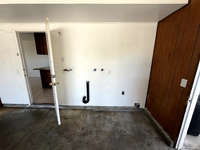 951 Sloat Dr — Photo 8