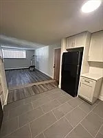 16 Walnut St #B1