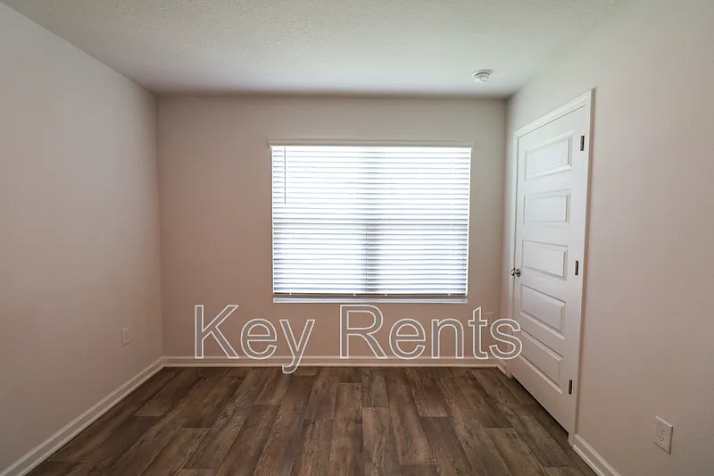 4 bed, 2.0 bath, 1791 sqft, $1,950 — Photo 2