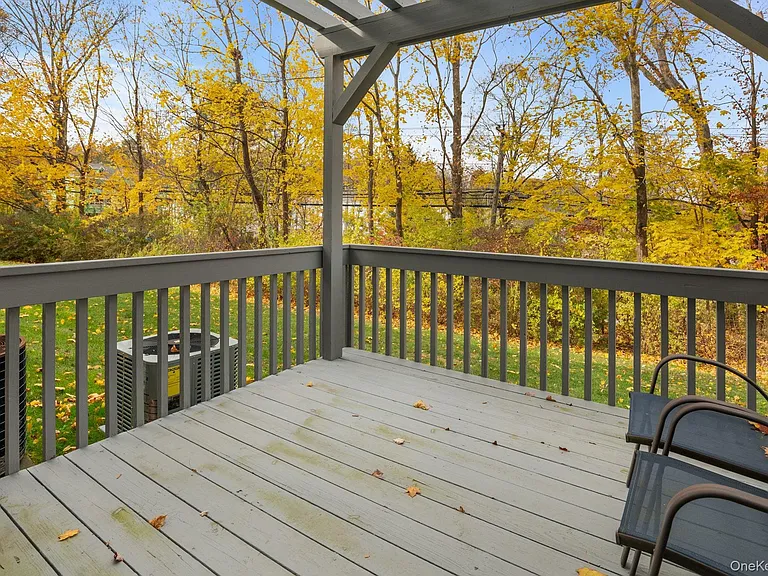 11 Woods Brooke Ln #1 — Photo 22