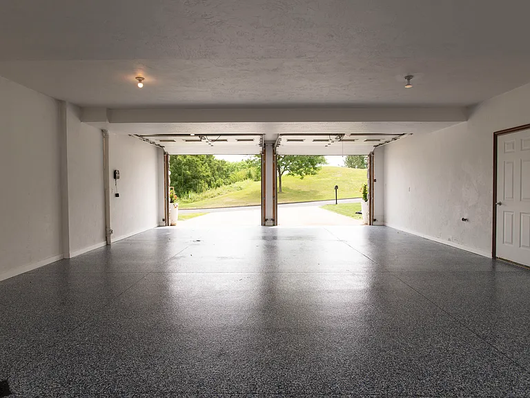 1003 Blackthorne Dr — Photo 20