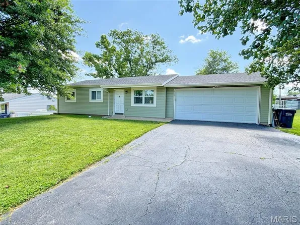 502 Hill Dr, Eureka, MO 63025