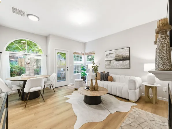 605 Forest Run, Hercules, CA 94547