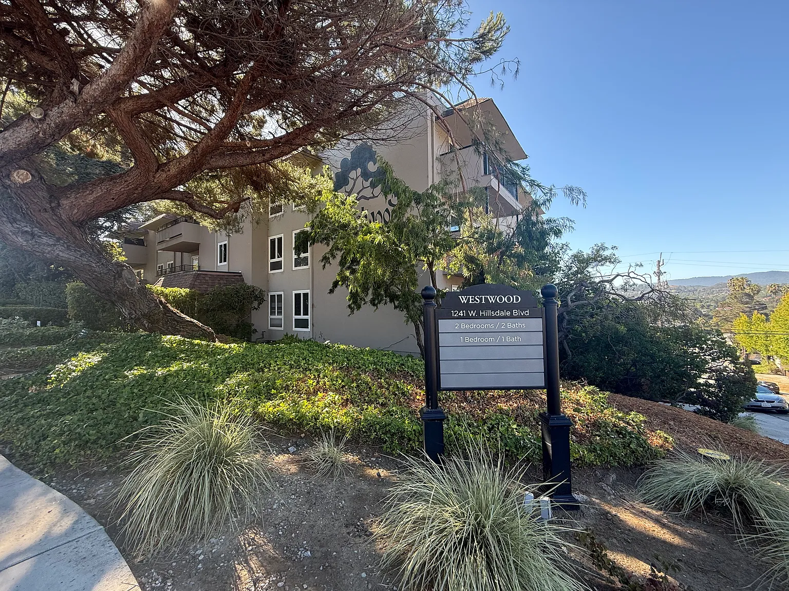 2 bed, $4,095 — Photo 1