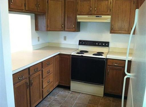4th image of 2703 Forest Park Dr