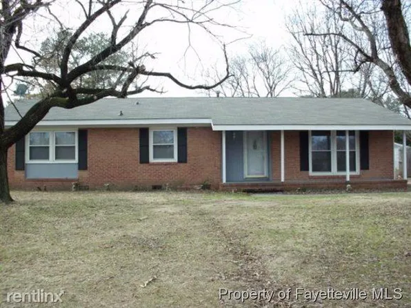 736 Glensford Dr, Fayetteville, NC 28314