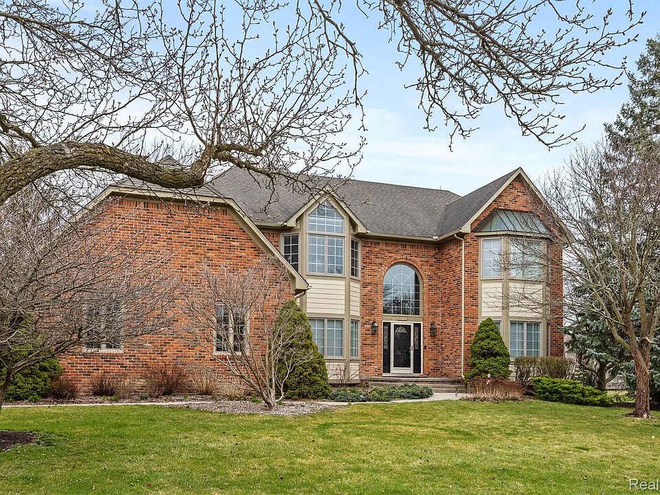 1st image of 7422 Oakmont Dr