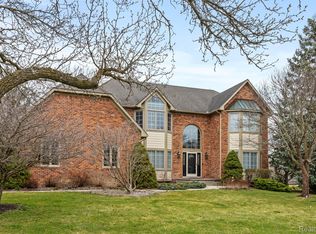 7422 Oakmont Dr, Canton, MI 48187