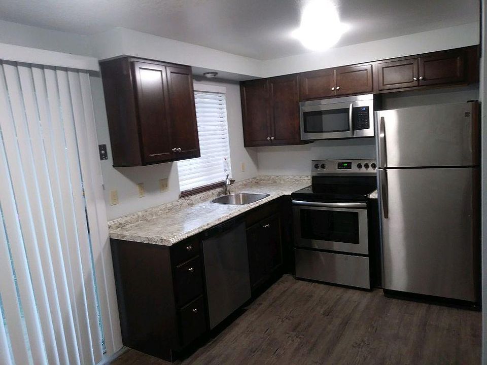 Kitchen with newer appliances