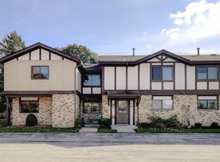 5735 Cambridge Cir, Racine, WI 53406