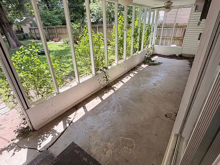 1838 S Maryland Ave — Photo 11