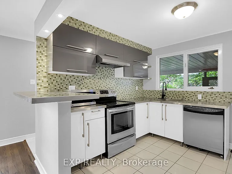 2247 Miramichi St — Photo 14