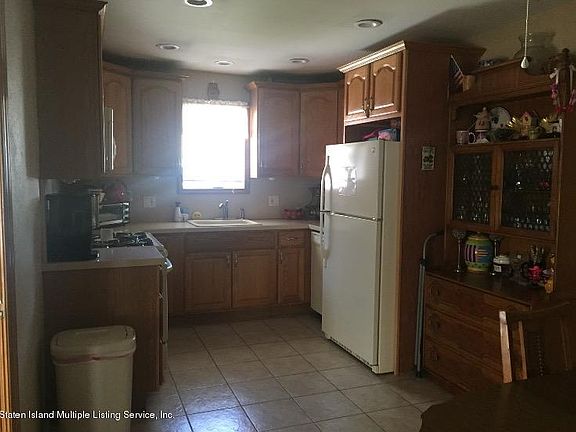 5th image of 376 Peter Ave