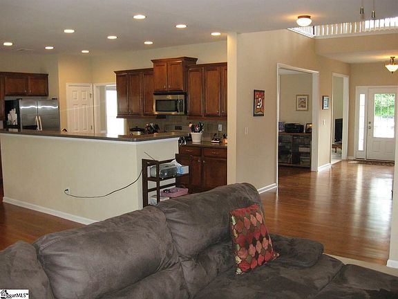 3rd image of 356 Abbey Gardens Ln