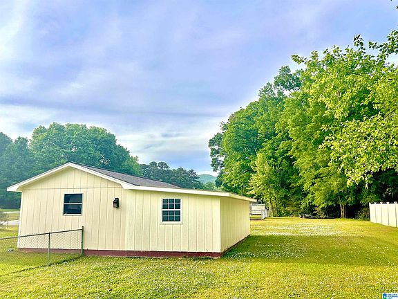 3rd image of 1101 Sugarloaf Ln