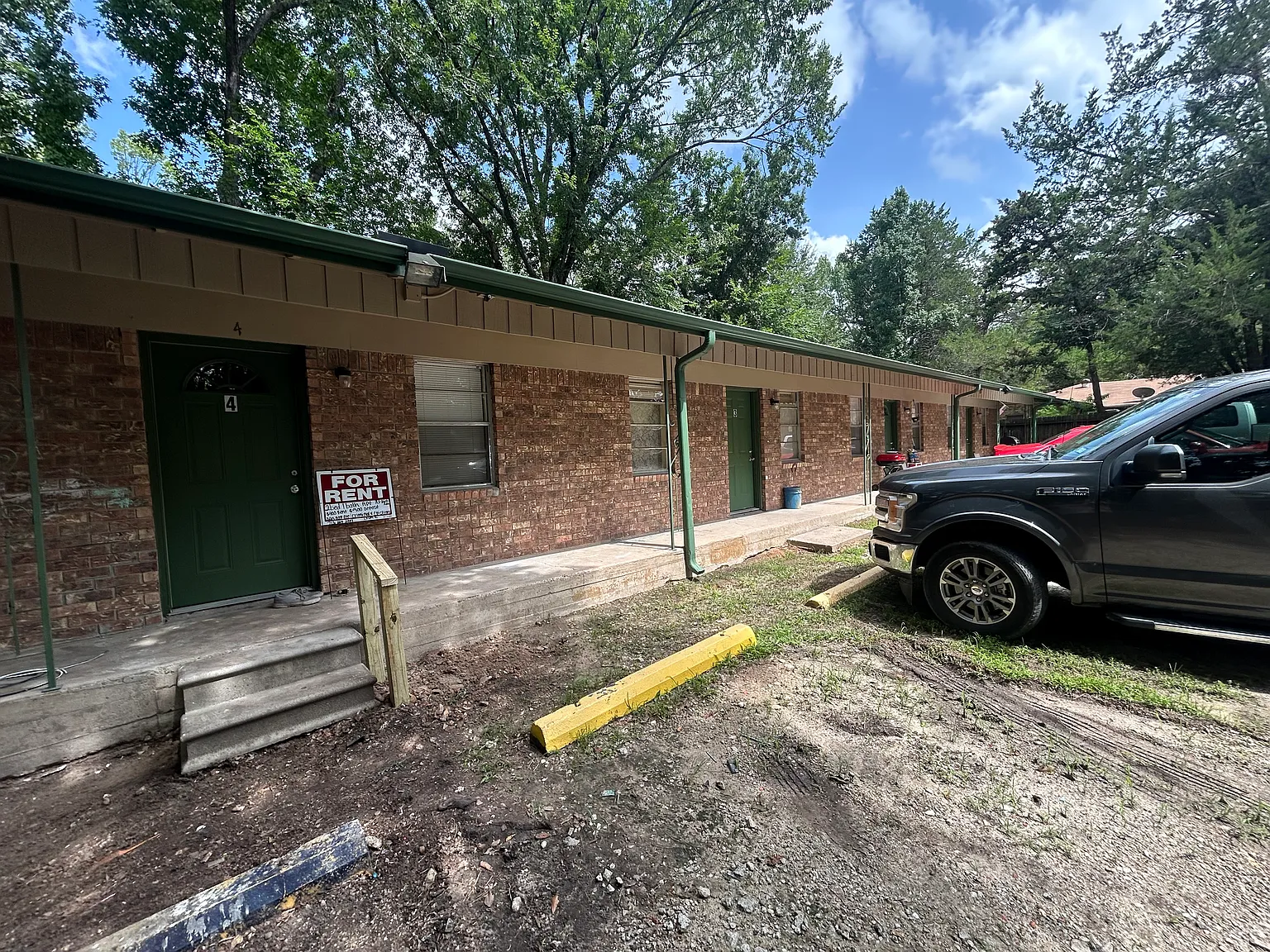 2 bed, 900 sqft, $900 — Photo 1