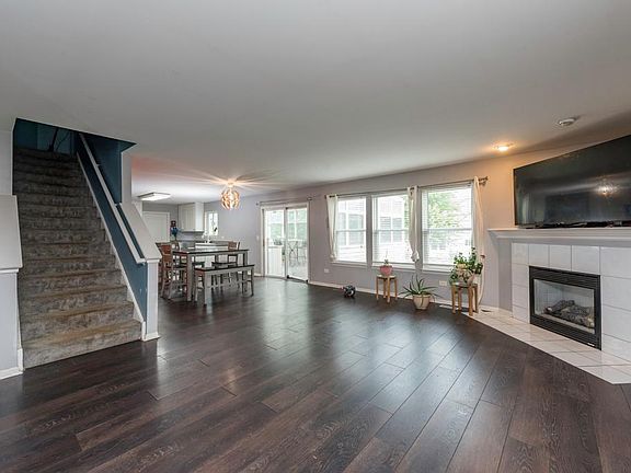 5th image of 340 Kennedy Dr