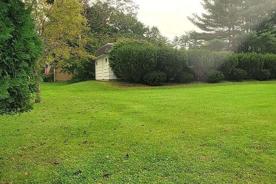 2nd image of 23 Robinson Gardens