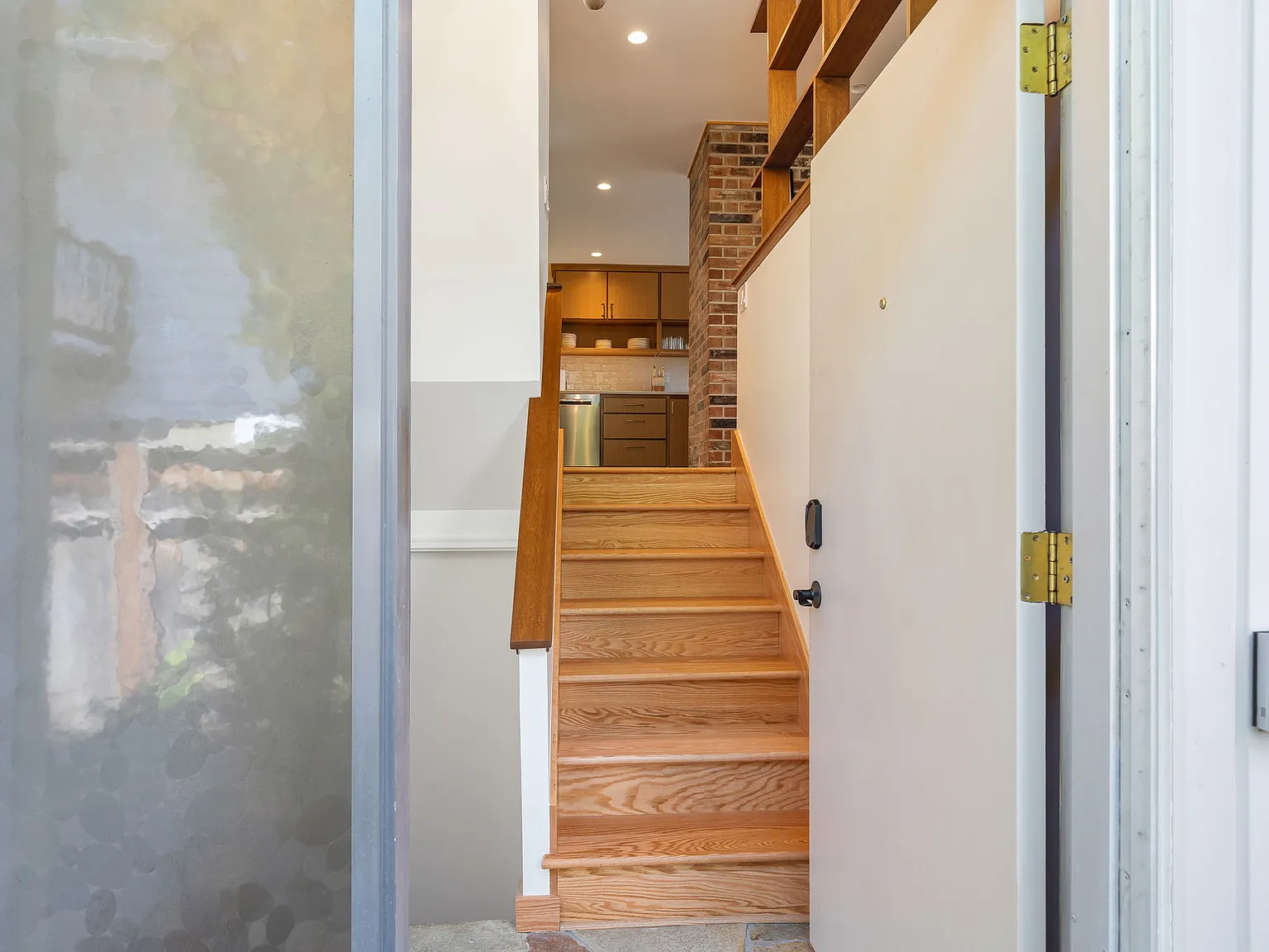 4 bed, 2260 sqft, $4,500 — Photo 4