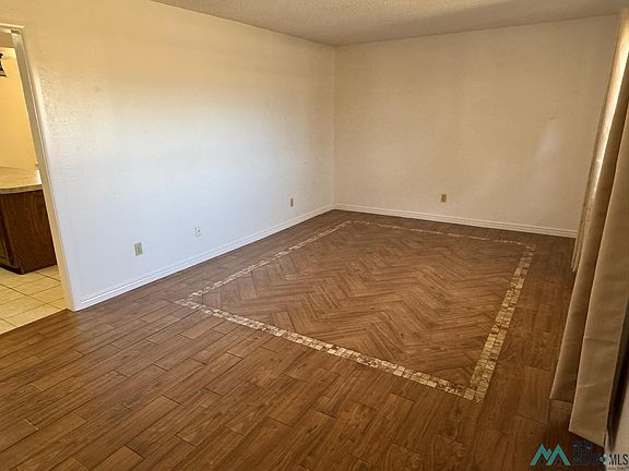 4th image of 26 Deborah Dr