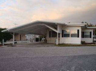 9385 Grizzly Bear Ln, Weeki Wachee, FL 34613