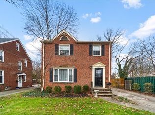 4652 W Park Dr, Fairview Park, OH 44126