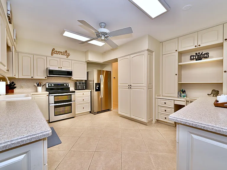 129 Alhambra Pl — Photo 12