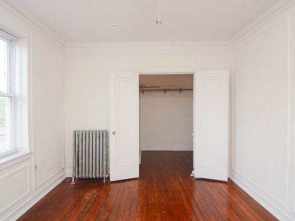 5th image of 4060 N Kenmore Ave APT 311
