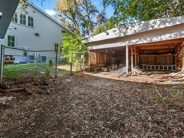 3306 Liberty St — Photo 29