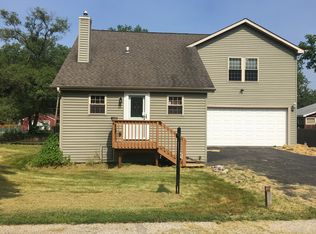 39450 N Woodside Ave, Antioch, IL