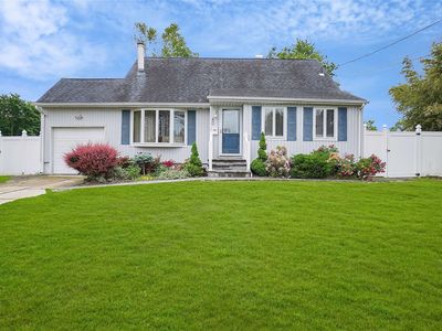 40 Walton St, Brentwood, NY, 11717