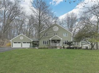 48 Gate Schoolhouse Rd, New Hampton, NY 10958